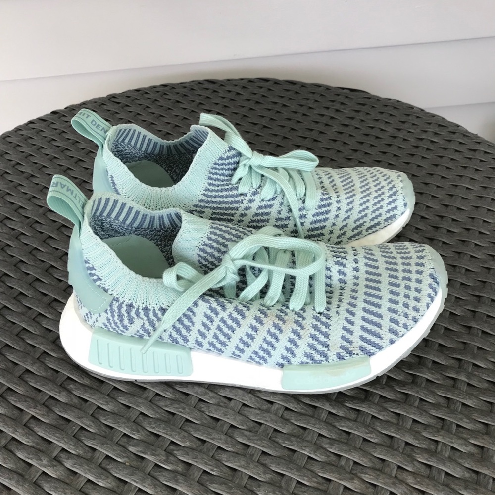 Adidas Women’s boost tennis shoes size 7